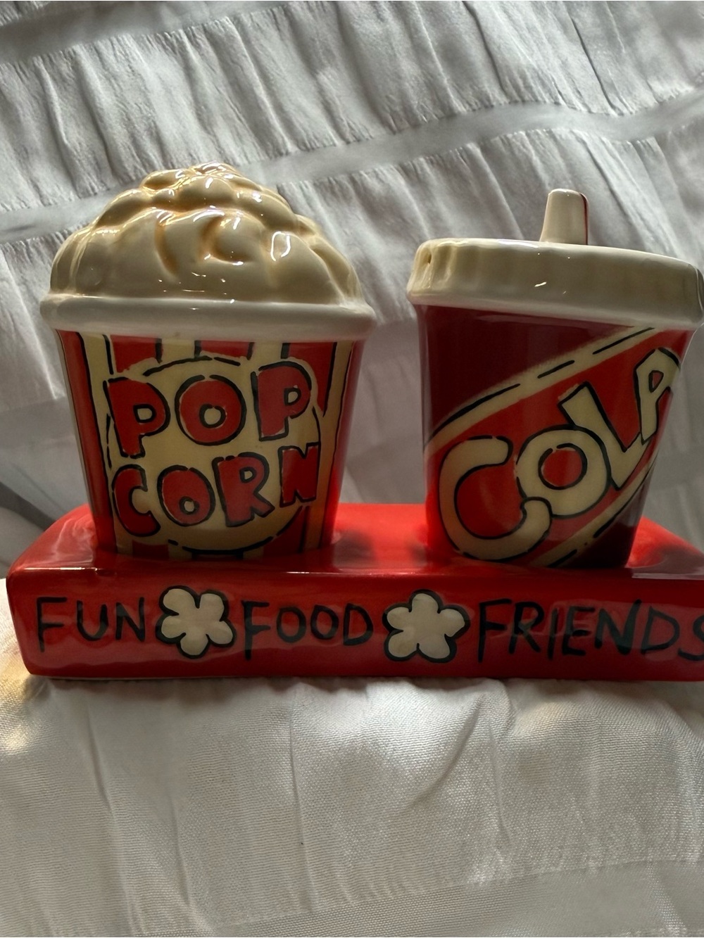 Salt & Pepper Shaker Popcorn & Soda 
Cracker Barrel FUN FOOD & FRIENDS ceramic